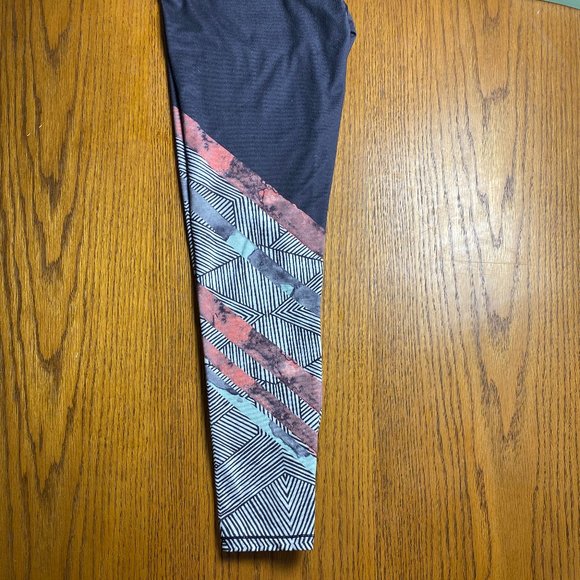 SOLD - Prana Leggings w/ lower print - Picture 3 of 7